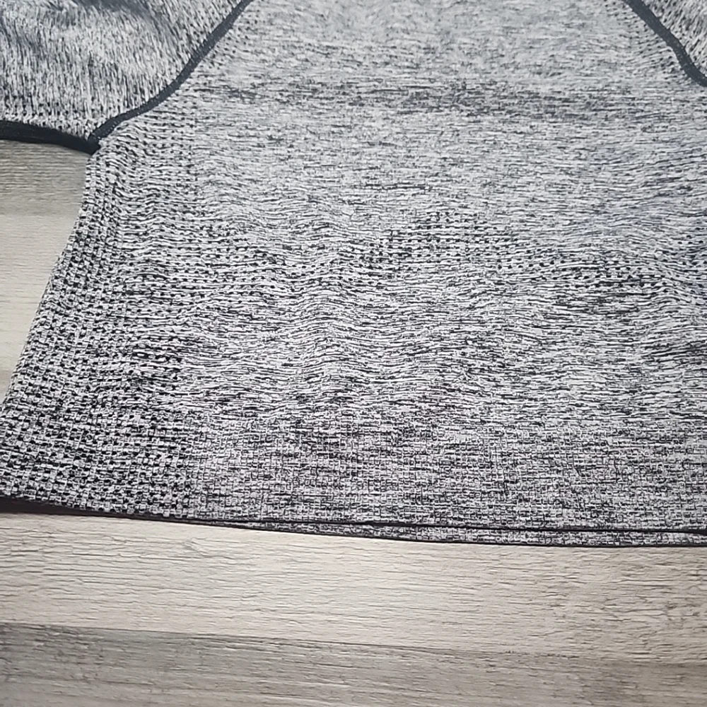 Victoria Secret PINK Top Womens Sz M Gray Long Sleeve Seamless Cropped - Picture 3 of 9